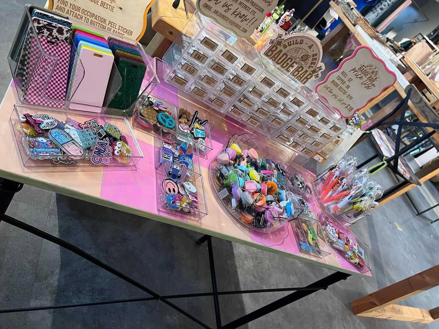 Badge Reel Bar *IN STORE EXPERIENCE ONLY*